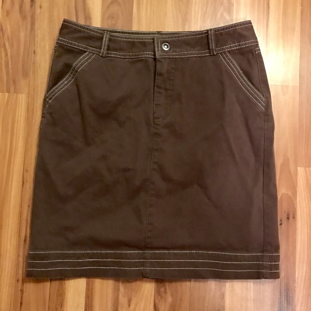 Cabela's size 6 brown knee length skirt